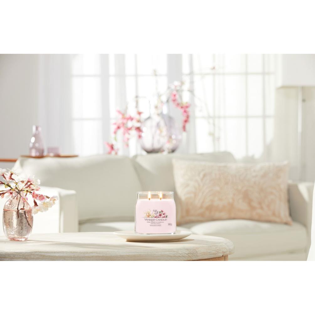 Yankee Candle Pink Cherry & Vanilla Medium Jar Extra Image 1